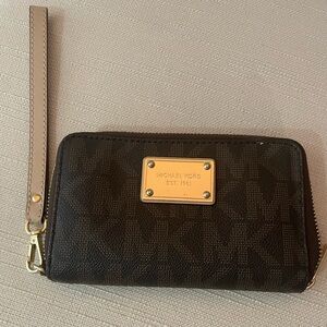 Authentic Michael Kors Brown Leather Logo Wallet